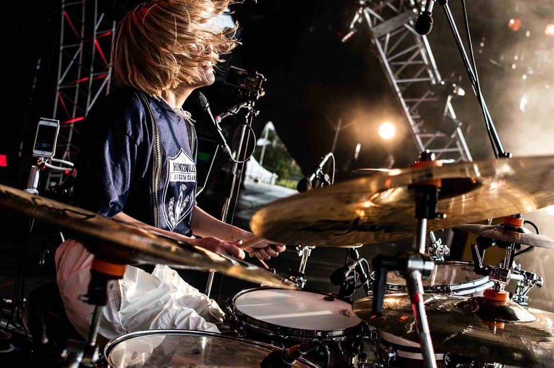 大貫みくのインスタグラム：「👊🏻👊🏻👊🏻  音が飛び出してきそうな写真だ！！ ジャイガロケーション最高すぎた…！  📷　@tatsuya.s」
