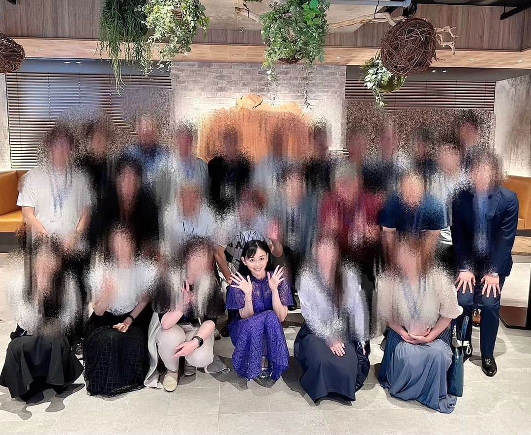杉原杏璃のインスタグラム：「今年は第二期の投資アカデミーを開講していました✨  少し前になりますが...6月末まで3ヶ月間やっていた  【杉原杏璃の投資アカデミー】が無事に終了しました❗️  皆さん行動力があって✨前向きな方ばかりで✨  受講中はオンラインでの勉強会✏︎はもちろんですが、リアルでの親睦会も開催したりもして👇  楽しいお話をたくさんさせていただきました😊  （プライバシーのためお顔隠させていただきます。）  去年に続き2回目の【投資アカデミー】🏫ですが  来年開講するタイミングがあれば...  その時はまた投資に興味のある皆さん、よろしくお願いします🙇‍♀️💕  一緒にいつもアカデミーなどでオンライン勉強会✏️をやってくださっている副業アカデミーの学長、  小林昌裕さんもありがとうございました😊  引き続き投資のDMMオンラインサロン【Polish】はやっておりますので、資産運用に興味がある方はお気軽にお越しください💻　⬇︎  https://lounge.dmm.com/detail/5374/  #杉原杏璃 #sugiharaanri #anrisugihara #Japanese#girl #グラビア #グラドル#glamor #gravure #hot #asian #資産運用 #杉原杏璃の投資アカデミー #株式投資 #不動産投資 #Polish #オンラインサロン」