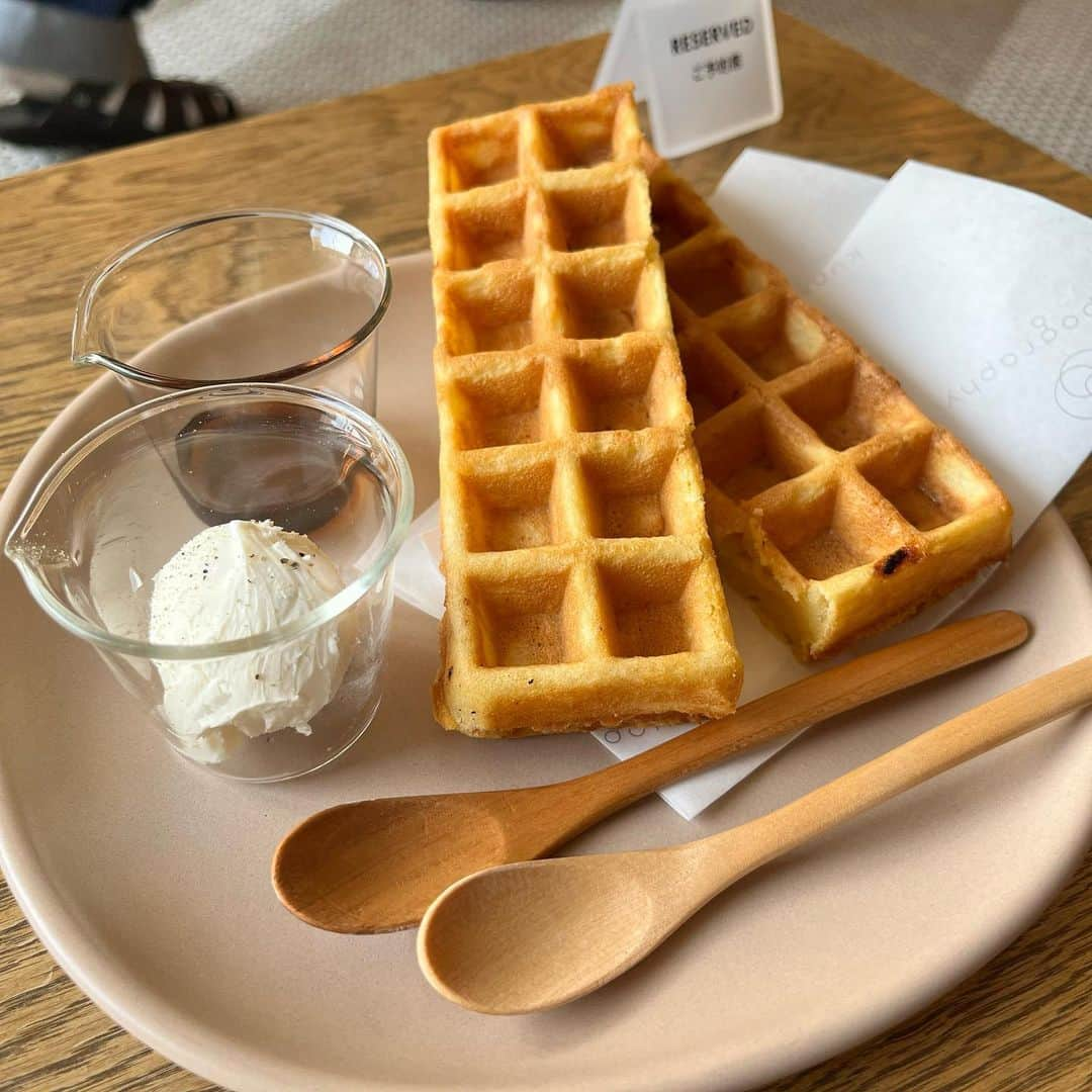 ひよんさんのインスタグラム写真 - (ひよんInstagram)「🌿💓  かわいい空間☺️✨ カフェも併設されててワッフルが美味しかった🧇  ディカフェもあるしよき💓  @kuppography_komazawa   #マタニティフォト #カフェ #駒沢カフェ」7月24日 22時15分 - cchan_fee4