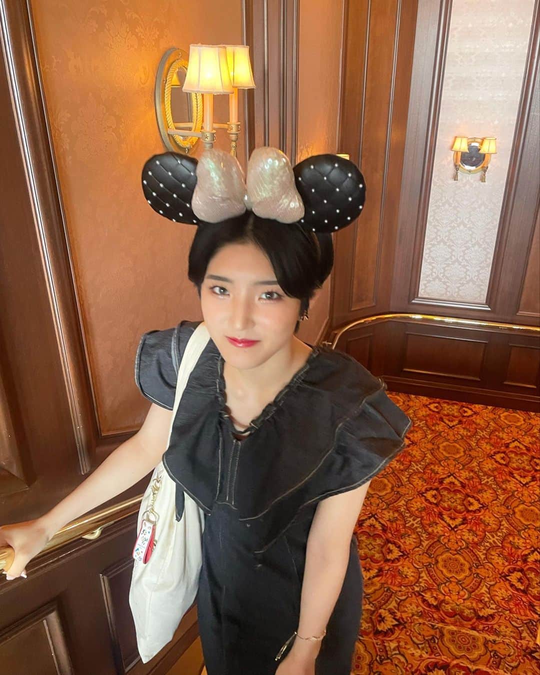 小島はなさんのインスタグラム写真 - (小島はなInstagram)「・ ひとくちあげるっ！ ・ #DisneySea #ディズニーシー #はなとディズニー #AMEFURASSHI #小島はな」7月24日 22時26分 - amefurasshi_kojima_official_