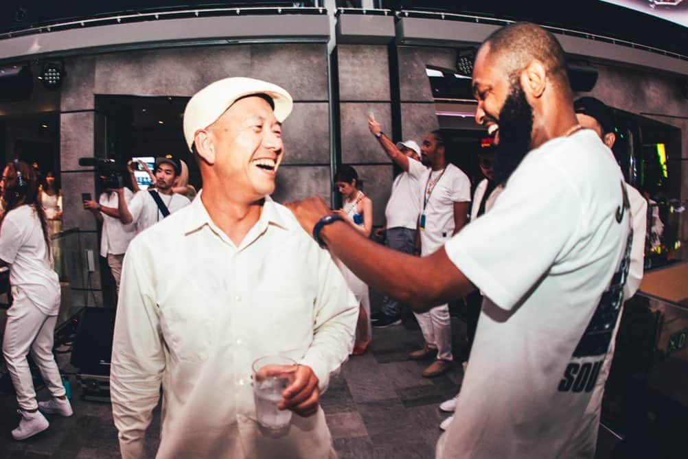 mastasimonさんのインスタグラム写真 - (mastasimonInstagram)「笑顔シリーズ！All you saw was smiling faces @fareastreggaecruise   とりあえず楽しんで笑った！ そしてまた飲んで楽しんで笑った！ 毎日毎晩音楽で楽しんで笑った！  人生捨てたもんじゃない！ Life is good !   Photos by @junya_thirdeye   #mightycrown #fareastreggaecruise」7月24日 22時30分 - mastasimon