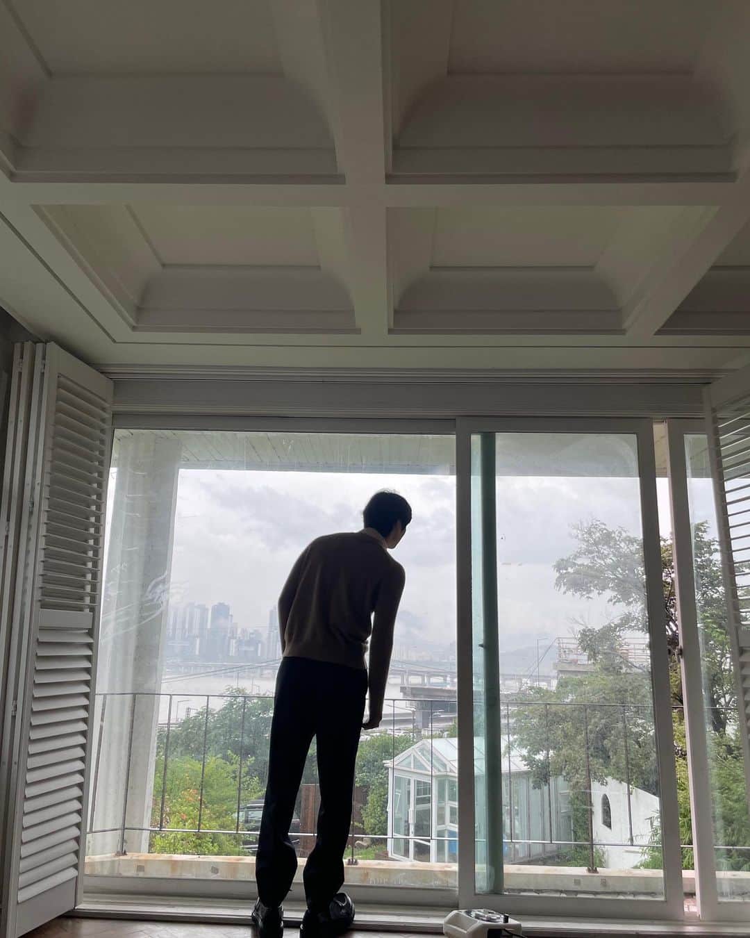 ミンヒョン さんのインスタグラム写真 - (ミンヒョン Instagram)「엘르 비하인드☺️」7月24日 22時34分 - optimushwang