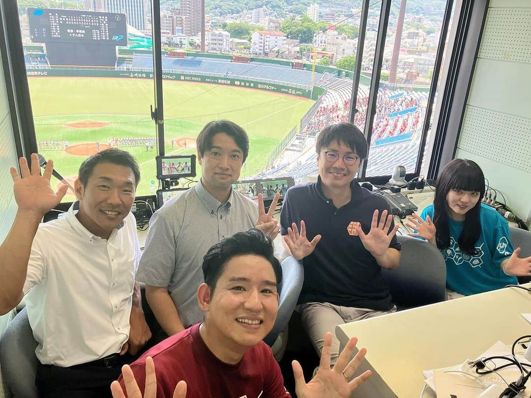 羽地政義さんのインスタグラム写真 - (羽地政義Instagram)「夏の高校野球長崎大会 第5シード創成館と第3シード海星の決勝戦は 創成館が3-2で制し5年ぶり3回目の優勝を飾りました！ 実況は吉永アナ、解説は山中さんと高橋さん。 私は勝利者インタビューを担当しました。 両チーム死力を尽くした戦いでした。 素晴らしい好ゲーム！本当にお疲れ様でした🙇‍♂️」7月24日 22時38分 - hanejimasayoshi