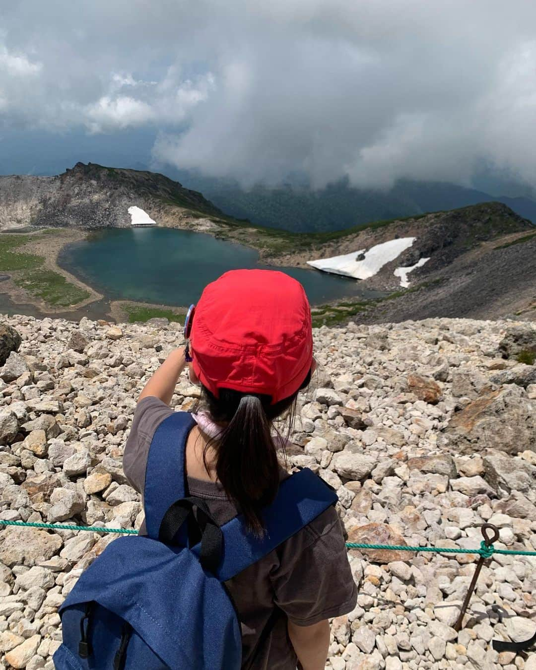 竹田恒泰さんのインスタグラム写真 - (竹田恒泰Instagram)「乗鞍岳登山。  娘曰く、湖が「猫ちゃん」の形をしているという。確かに。」7月24日 22時39分 - takedatsuneyasu