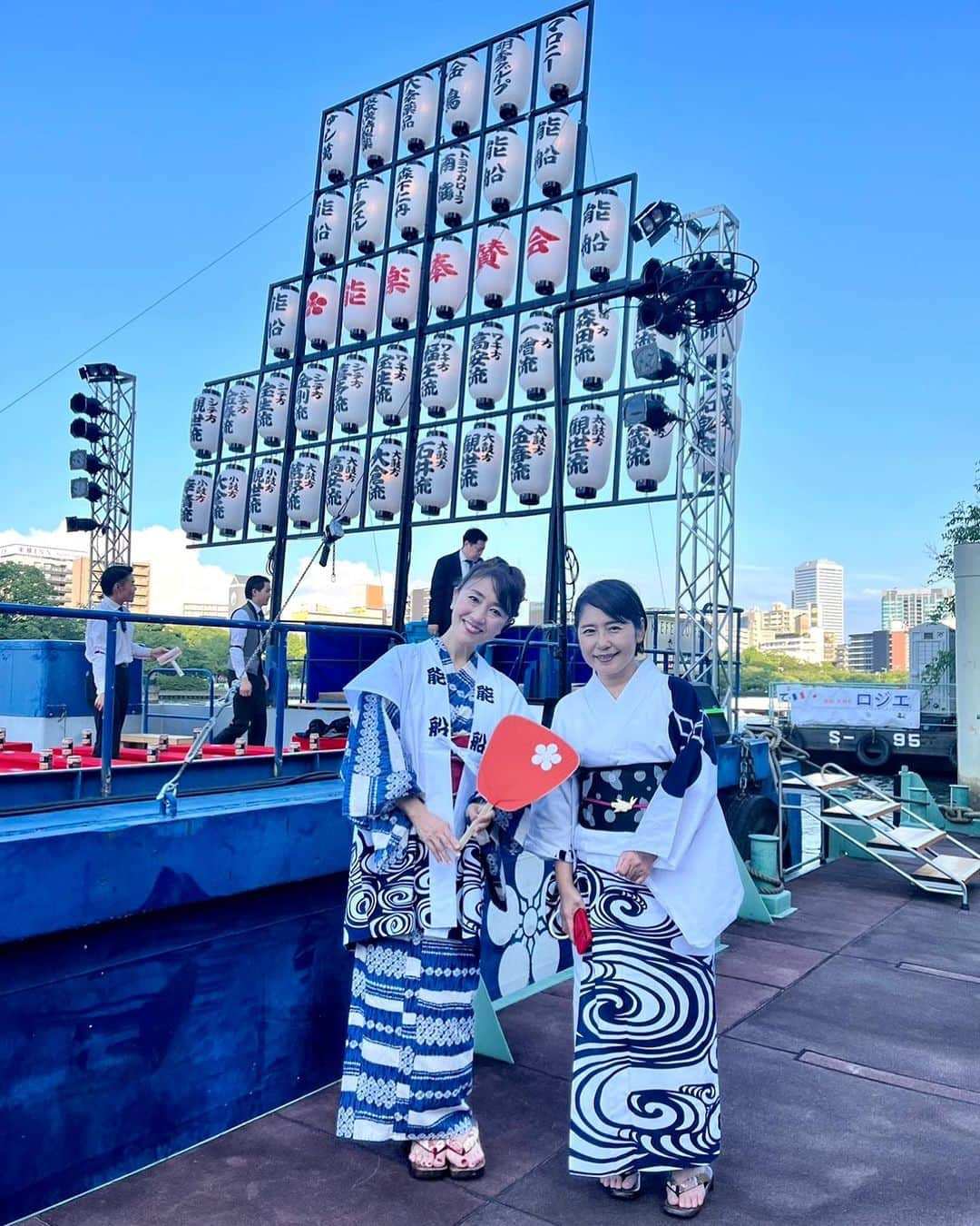 永倉由季さんのインスタグラム写真 - (永倉由季Instagram)「. . ⁡ 【天神祭2023 宵宮祭 奉納水上 薪能】 　　 日本三代祭りの一つ 4年ぶりの "天神祭"✨ 　　　　　　　　　　　　　　　 嬉しすぎて感無量！ 　　 ⁡ 能船での演能 を観て 　　　　　　　　 司会をさせて頂きながら 「グッ」と込み上げるものが… ⁡ 　 大阪天満宮の神主による 火入れ式の神事のあと 能舞台がスタート🔥 　　 　　　 能船が初めてというお客様が ９割以上ということで 　　　　　 能楽師の先生との 解説やトークがついているのも 能船ならではの魅力です。 　 　 明日はいよいよ 天神祭の本宮🎆 ⁡ 4年ぶりに 大阪の街が賑わいます✨ ⁡ 　　 #天神祭#天神祭2023 #能船#能舞台 #大阪観光  .   ▶︎アメブロ更新　↓プロフリンクから　　　　　　　　　　　　　　　@yuki_nagakura67 ⁡ ✼••┈┈┈┈┈┈┈┈┈┈┈┈┈┈┈┈••✼  　　　　　 ▶︎アナウンサー・プライベート用Instagram @yuki_nagakura67 ⁡ ▶︎ブランディング用/魅せ方・伝え方・オススメ @yuki_nagakura_brushup_salon ⁡ ✼••┈┈┈┈┈┈┈┈┈┈┈┈┈┈┈┈••✼ ⁡ #フリーアナウンサー #永倉由季 #顔タイプ診断 #顔タイプアドバイザー #顔タイプ診断® #アナウンサー #女子アナ#女子アナコーデ #気軽にフォローしてください #起業女子 ___________________________」7月24日 22時40分 - yuki_nagakura67