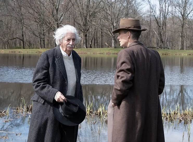 アルベルト・アインシュタインのインスタグラム：「Albert Einstein and J. Robert Oppenheimer as shown in the new "Oppenheimer" movie.」