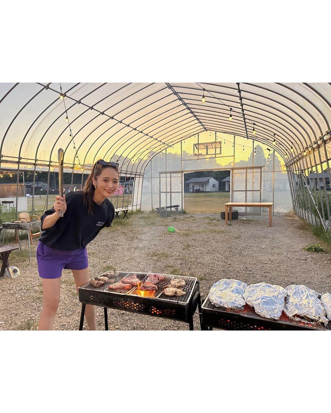 近藤千尋のインスタグラム：「2023夏☀️🌳✌️  グランピング🏕️施設で満喫❤️ アクティブに！今日も遊びました‼️ 幼稚園メンバーで☺️❤️  日焼け対策はバッチリ👍笑  目の前にいるのにママって気付いてもらえずだったよ。笑🥹」