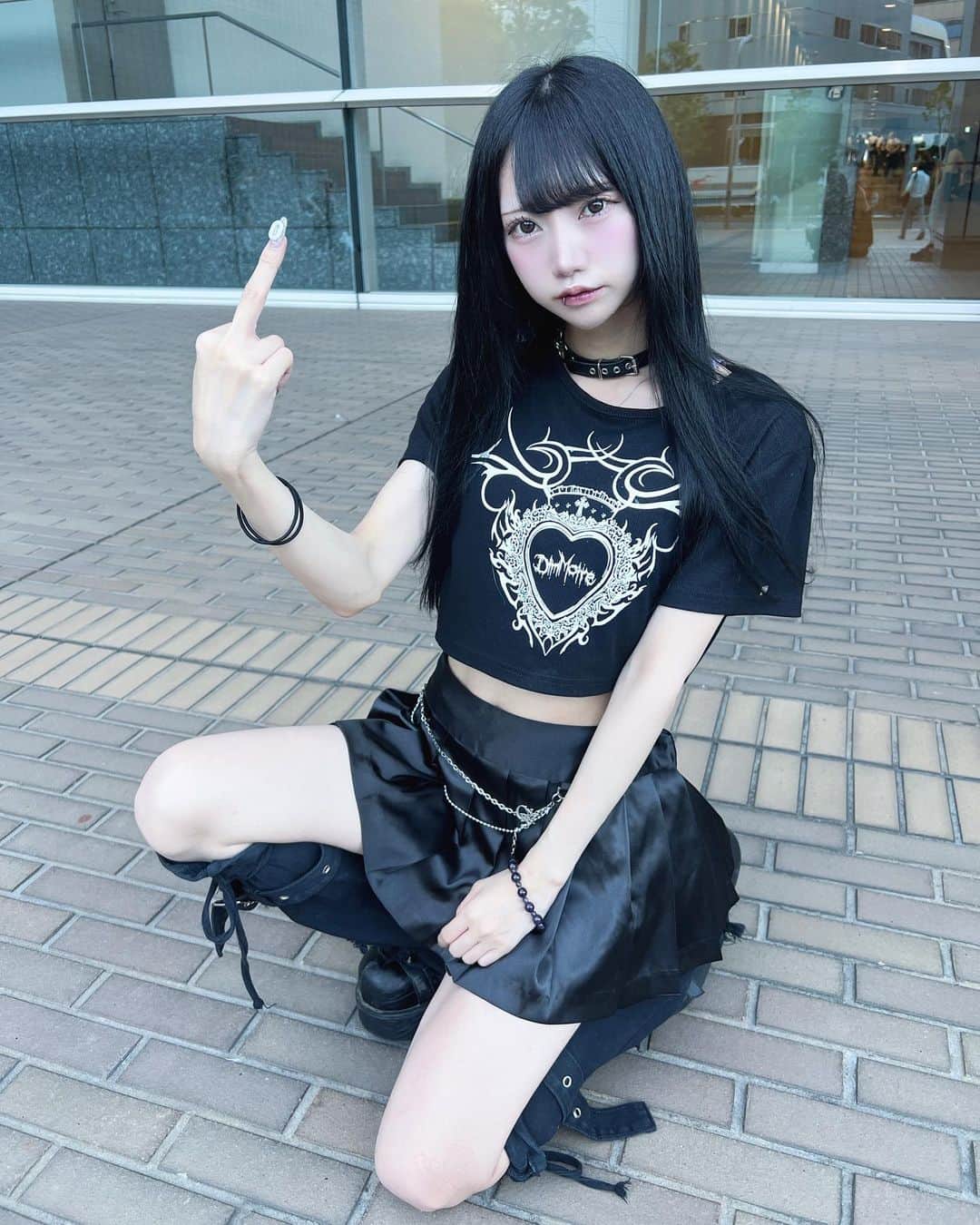 ならくさんのインスタグラム写真 - (ならくInstagram)「中指立てても許してにゃん」7月24日 22時56分 - 0v0_naraku