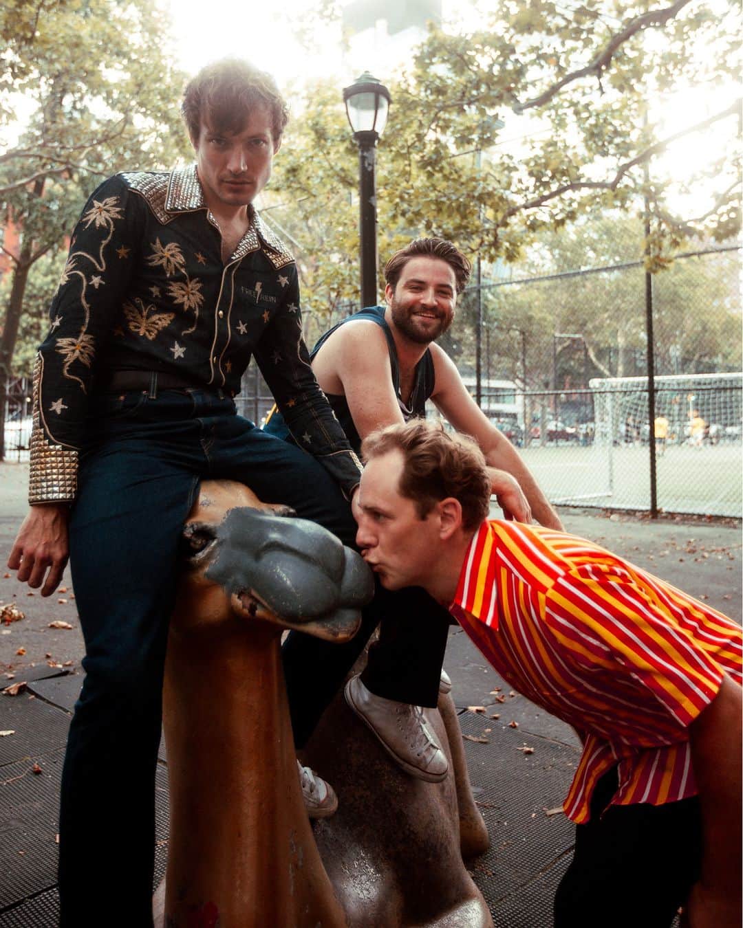 Kerrang!のインスタグラム：「“People like our band because of the music, not because we’ve invented a new f*cking dance on TikTok”  Check out our cover story with The Dirty Nil at the link in bio 🔗  📸: @nicolemago」
