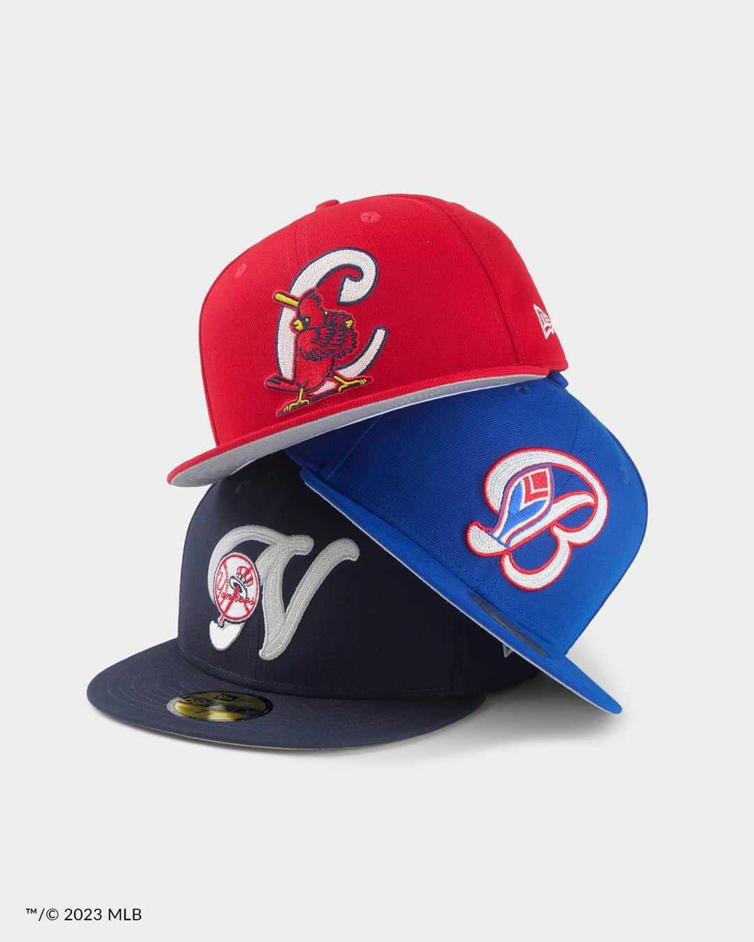 ニューエラ・キャップのインスタグラム：「Make a statement in MLB Duo Logo. With team colors and a double logo, there’ll be no doubt who you’re rooting for.」