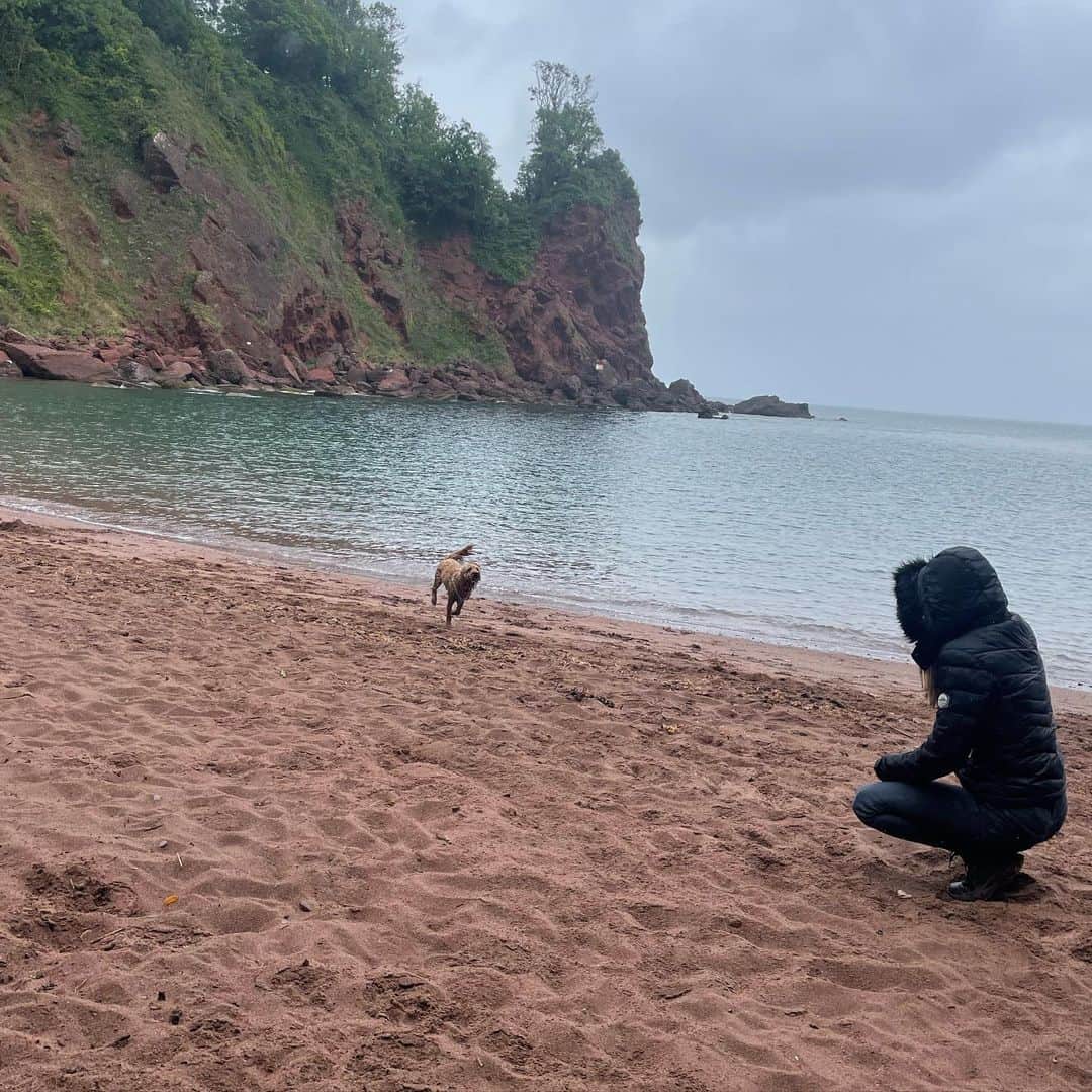 ケリー・シムさんのインスタグラム写真 - (ケリー・シムInstagram)「The most beautiful weekend in Torquay 🍃🌊」7月24日 23時15分 - kelly_simm