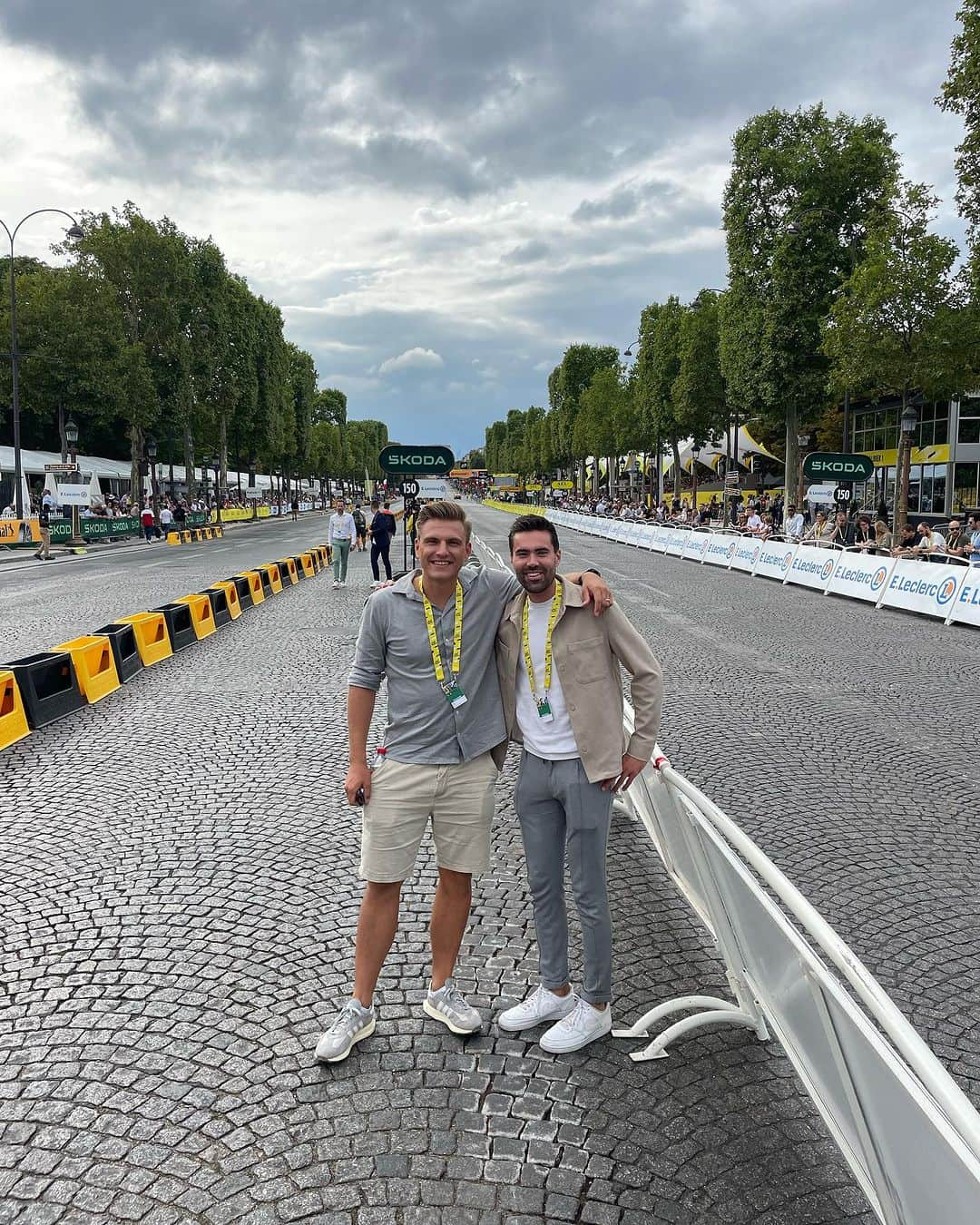 マルセル・キッテルさんのインスタグラム写真 - (マルセル・キッテルInstagram)「Fantastic days at @letour with @nossport , old and new teammates and a lot of great racing! Absolutely impressive to see how high the level of the riders was in this Tour.   And so nice to be part of this cycling mania as fan. The atmosphere was incredible. I'm already looking forward to next year! 😍」7月24日 23時31分 - marcelkittel