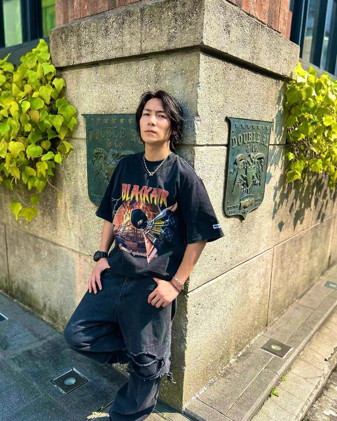 ジョーブログのインスタグラム：「最近、服が好きになってきた… マジ高校生以来かも 東京行ったら、あのジョーが原宿とかに服買いに行くようになった🤣 最近、服見るの楽しい！ 人って変化してくなあ！ それもこれも見てくれてる皆んなのおかげやわ。 どんな物でも心を入れて大事にしよう。」