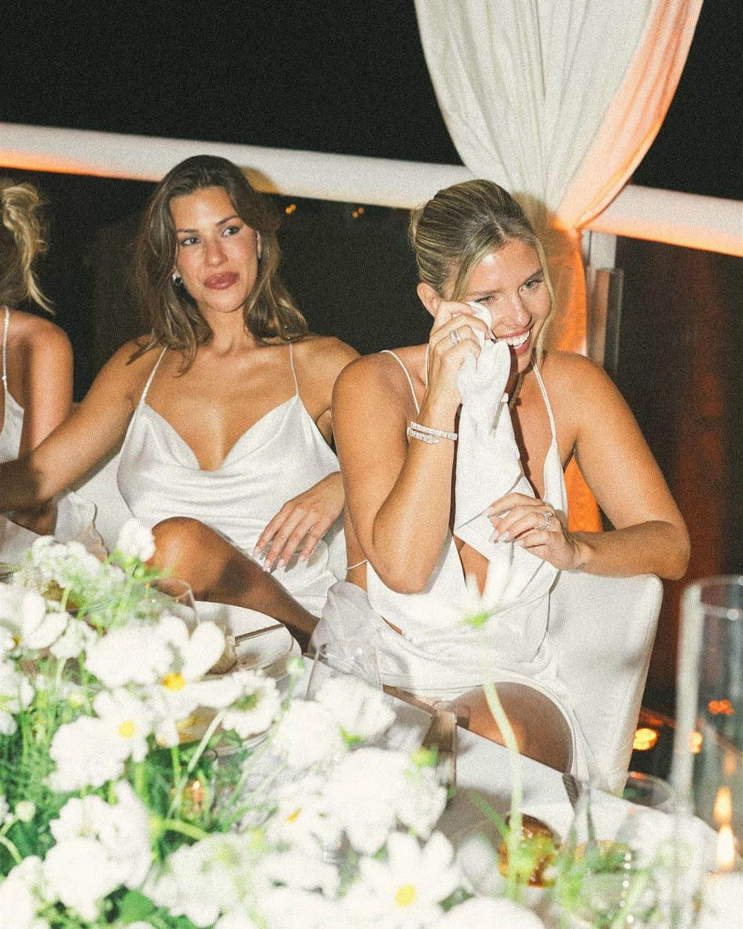 デヴィン・ブルグマンさんのインスタグラム写真 - (デヴィン・ブルグマンInstagram)「One for the history books ✨ Congratulations @tashoakley and @theochambers 🥂 I can’t wait to tell our kids about this day and how I didn’t stop crying for 24 hours.」7月24日 23時39分 - devinbrugman