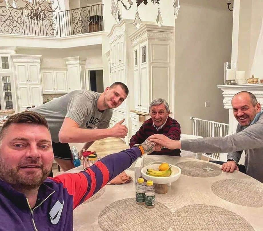 ニコラ・ヨキッチのインスタグラム：「Svetislav Pešić: "Što se tiče Nikole Jokića, sa njim je obavljeno nekoliko razgovora, bili su to najbolji razgovori koje sam do sada imao sa igračima koji iz različitih razloga ne mogu da prihvate poziv. On se istrošio, nije ni fizički, a pogotovo ni mentalno spreman da preuzme odgovornost onako kako se od njega očekuje". . . . #jokic #jokicnikola #joker #nikola #nikolajokic #denver #nuggets #denvernuggets #colorado #nba #basketball #serbia #usa #srbija #sombor #belgrade #beograd #mvp」