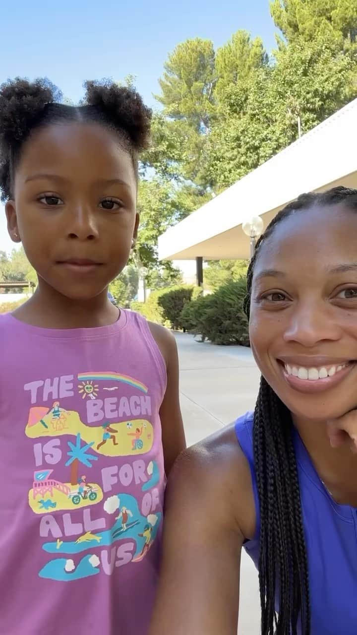 アリソン・フェリックスのインスタグラム：「Making time for the important things no matter where we are <3」