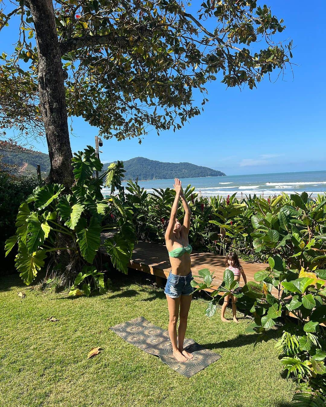 シェイラ・カストロさんのインスタグラム写真 - (シェイラ・カストロInstagram)「Compartilhando com vocês um pouco dos meus dias de muito lazer e descanso, cercada pela natureza, pelo mar, e por toda estrutura e o conforto que o @flatpitanga ofereceu aqui na Praia de Camburi! 🏖  Espero voltar em breve 💛」7月25日 0時18分 - sheillacastro