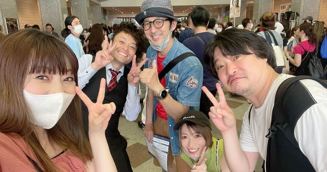 前田友理香さんのインスタグラム写真 - (前田友理香Instagram)「今月、4本プロレス観ましたぁε(*╹◡╹*)з  それぐらい大好き😘  DDTさん観に行ったじょー！  ⭐️ギブ↑大久保さん ⭐️元トップリードの和賀さん ⭐️小出あかりちゃん  芸人辞めてからの方が芸人さんとよく遊んでおります！！！  プロレス好きな人多いしね！  あたしなんて、友達がレスラーになってますから😊  素晴らしい試合をありがとうございましたぁぁ！！  楽しかったぁ！  元エレファントジョンの加藤さんがリングアナやってますε(*╹◡╹*)з  #DDTpro #プロレス #DDT #ポコたん #ちぃたん #アンドレザジャイアントパンダ #プ女子 #両国国技館」7月25日 0時23分 - yurikamaeda