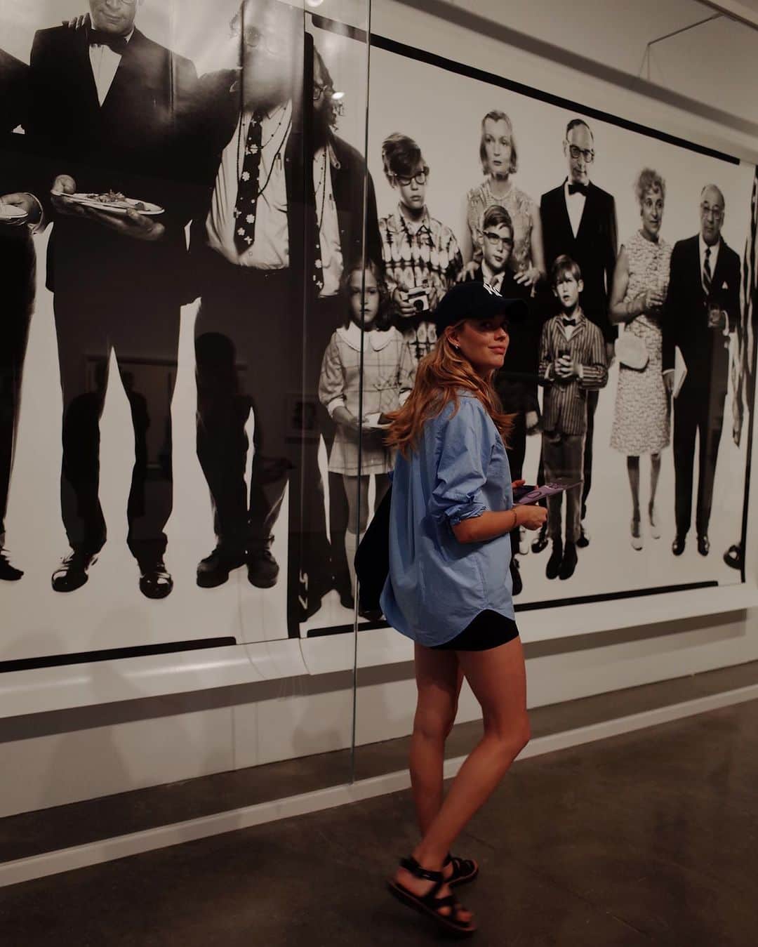 Victoria Leeのインスタグラム：「Just in time to see #Avedon100   @gagosian  @avedonfoundation  🖤」