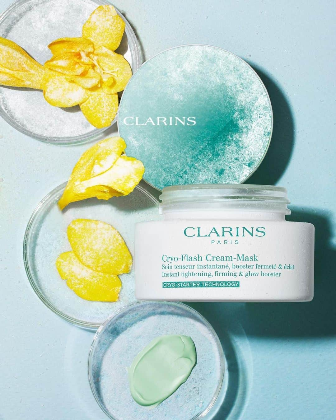 Clarins Middle Eastさんのインスタグラム写真 - (Clarins Middle EastInstagram)「تعمل تقنية كريو ستارتر الحصرية من كلارنس في كريم وماسك كريو فلاش الجديد على تحفيز اندفاع الكالسيوم إلى خلايا الجلد. يعزز هذا الفلاش الكلسي حاجز البشرة ويمنع علامات الشيخوخة.⁣ ⁣ متوفر في بوتيكات كلارنس ومتاجرنا الالكترونية (الروابط في البايو)⁣⁣⁣⁣⁣⁣⁣⁣⁣⁣⁣⁣⁣⁣⁣⁣⁣⁣⁣⁣⁣⁣⁣⁣⁣⁣ ⁣ The Clarins exclusive Cryo Starter technology in our new Cryo-Flash Cream-Mask triggers a rush of calcium into skin cells. This calcic flash reinforces the skin barrier and prevents signs of ageing.⁣ ⁣ Available at Clarins boutiques and on our e-stores (links in bio)⁣⁣⁣⁣⁣⁣⁣⁣⁣⁣⁣⁣⁣⁣⁣⁣⁣⁣⁣⁣⁣⁣⁣⁣ ⁣ #Clarins #ClarinsME #SkinCare #CryoMask #Cryotherapy #NewLaunch #FaceMask #كلارنس #منتج_جديد #كريو_فلاش #كريو_ماسك #ماسك_للوجه」7月25日 1時00分 - clarinsmiddleeast