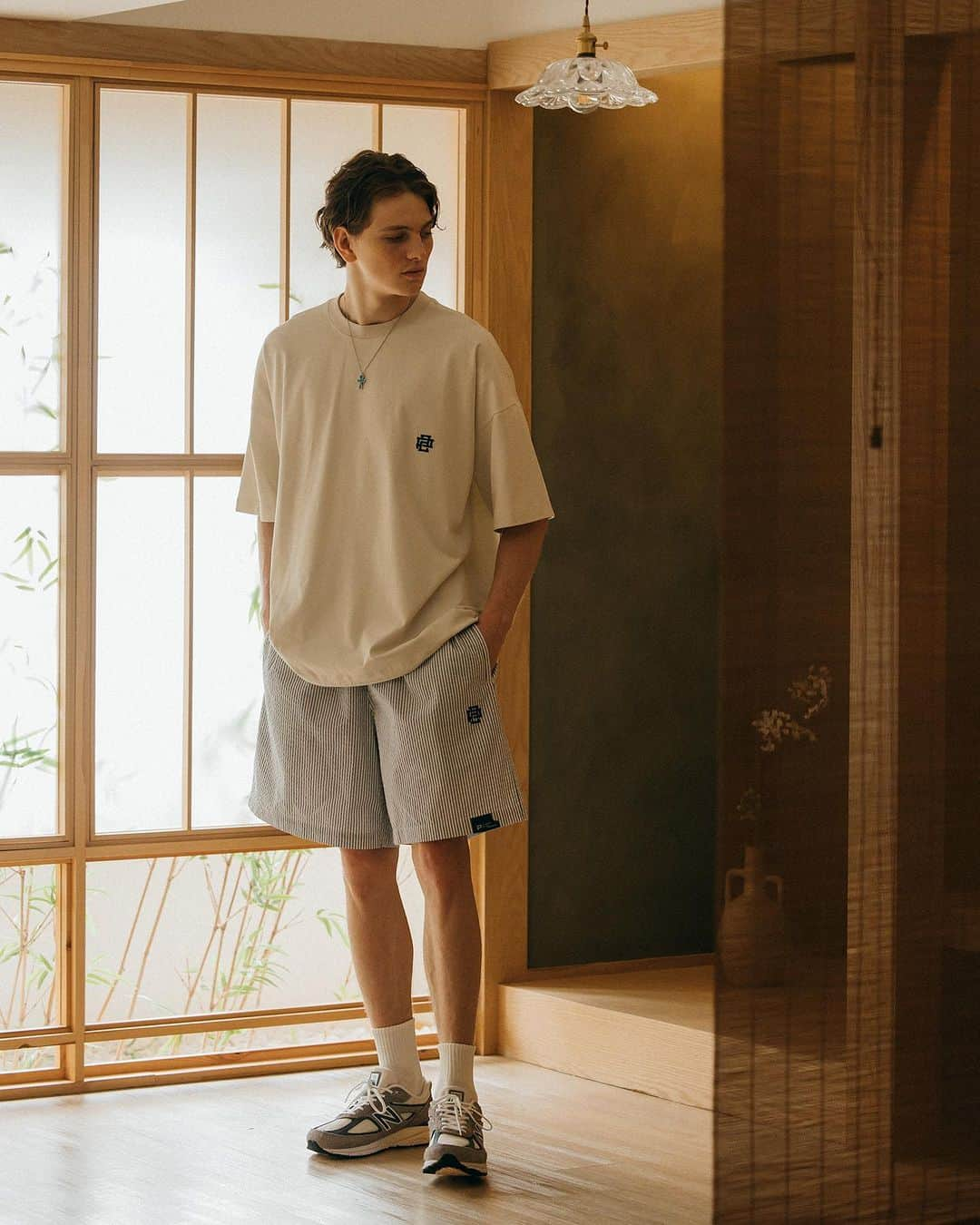 パブリッシュブランドのインスタグラム：「Stop and remember how far you’ve come. The stopper oversized tee paired with the bubble shorts.  . . . . #publishbrand #todayfortomorrow #neworiginal #oversized」