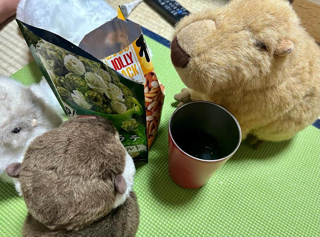 のインスタグラム：「二次会！  カクヤスのおつまみ 格安で美味しかった💕  #カクヤス」