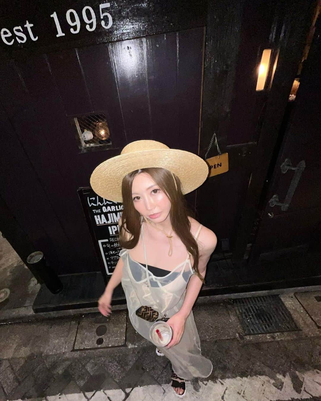 愛弓りょうさんのインスタグラム写真 - (愛弓りょうInstagram)「今年の夏はカンカン帽な愛弓👒 ・ ・ ・ ・ #夏暑い #夏暑いけど好き #gucci #fendi #eimyistoire #愛弓りょう」7月25日 1時49分 - ryo_ayumi1027