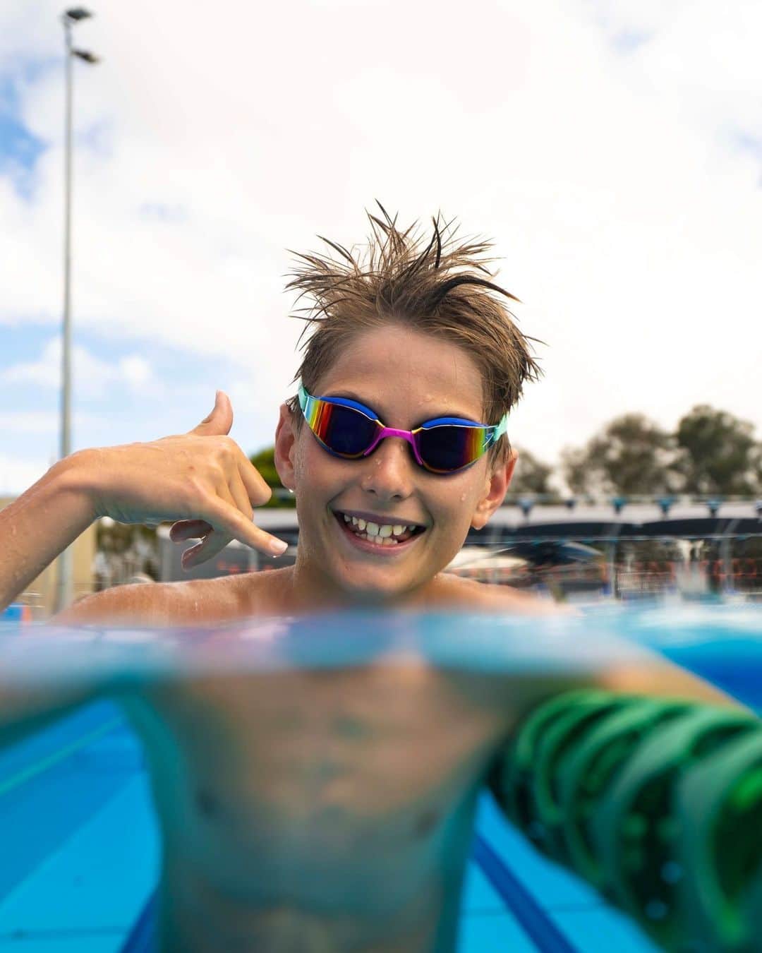 スピードさんのインスタグラム写真 - (スピードInstagram)「Level up your swim with our Fastskin goggles! ⚡  Packed full of hydrodynamic & performance enhancing technologies, the Fastskin goggles are here to help you race and train at your best. 🔥   #Speedo」7月25日 1時52分 - speedo