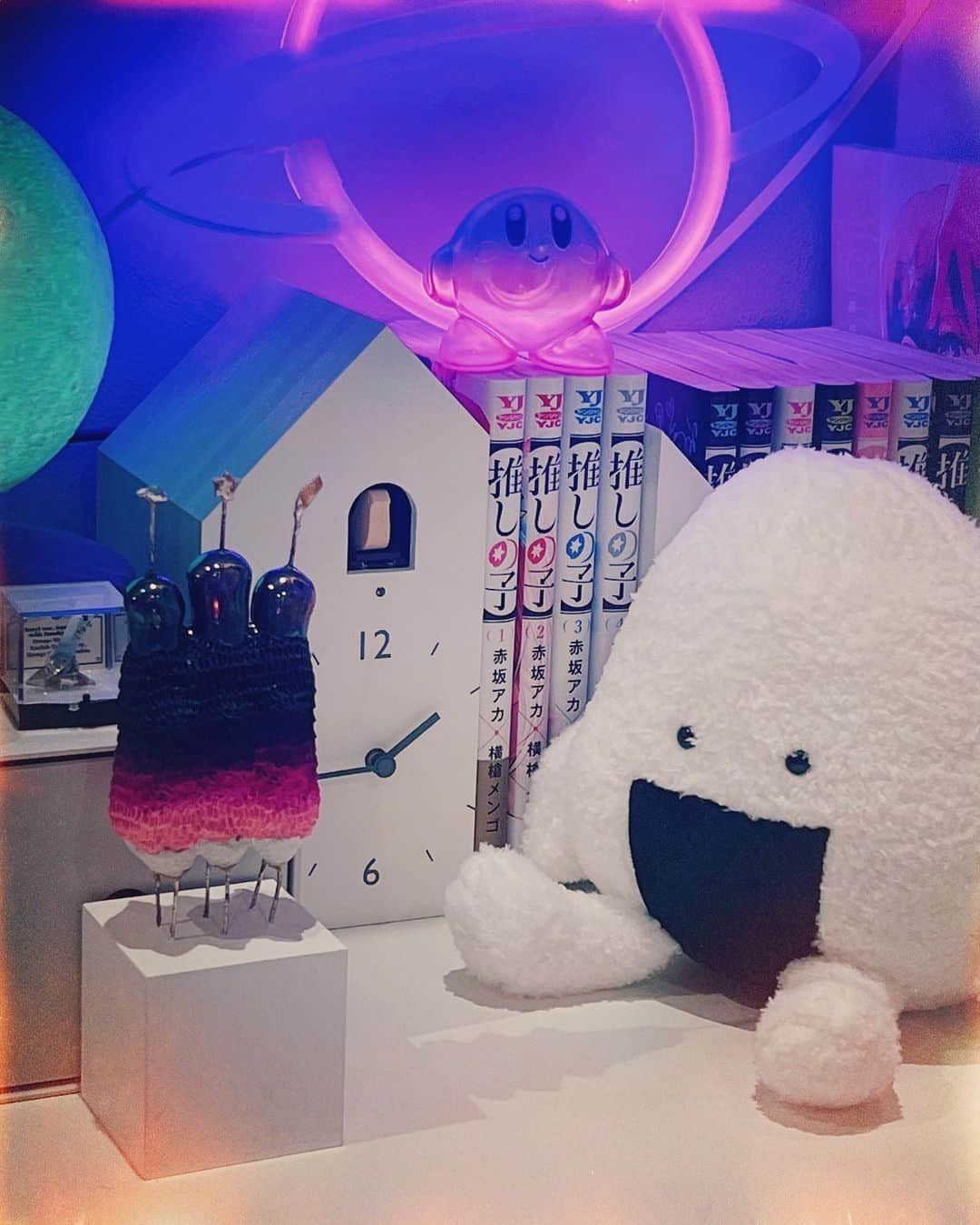 横槍メンゴのインスタグラム：「邪悪なPerfumeみたいでかわいい！と言われた すてきな三にんぐみ ぽくもある 一目惚れだったのでお迎え出来てうれしいです🪐‪⋆𓈒𓏸」