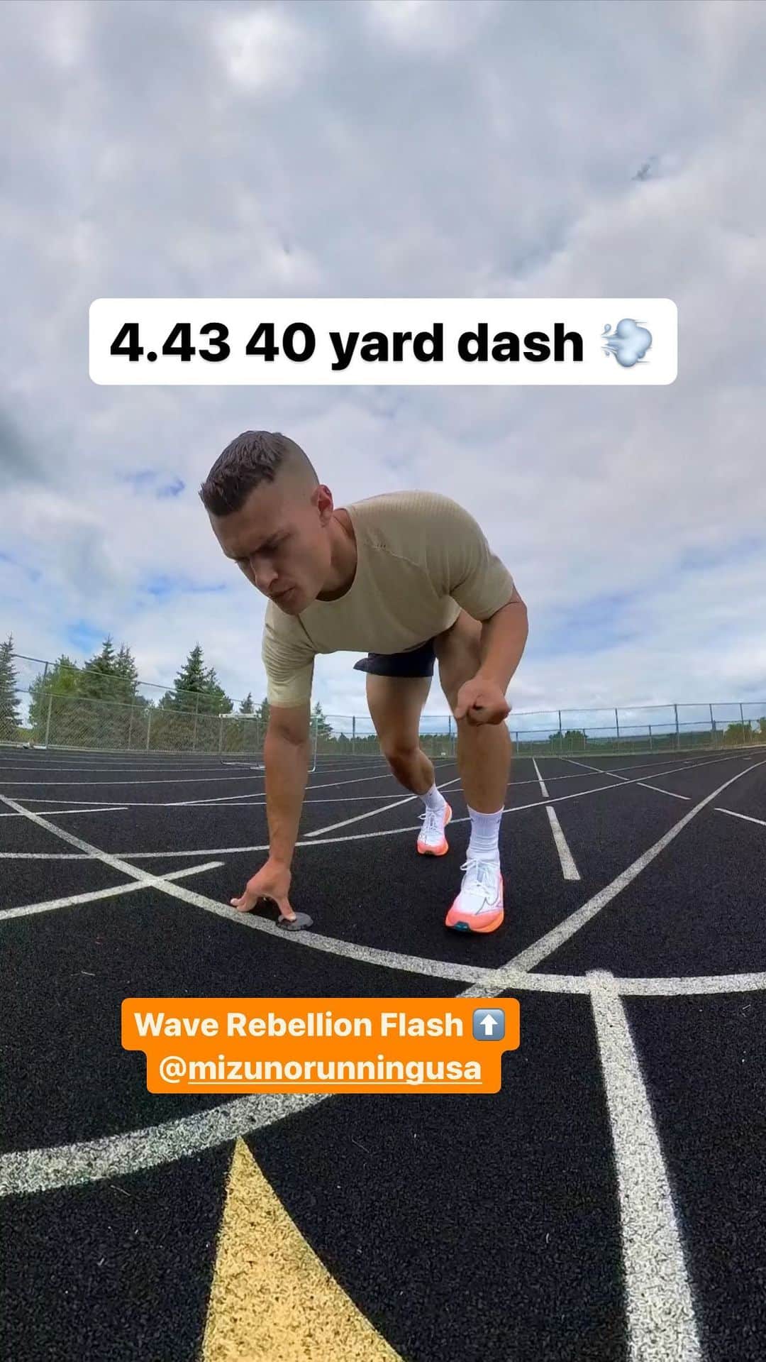 MizunoRunningのインスタグラム：「4.43 40 yard dash in the @mizunorunningusa Wave Rebellion Flash 💨  With the Wave Rebellion Flash, it’s always time to go!」