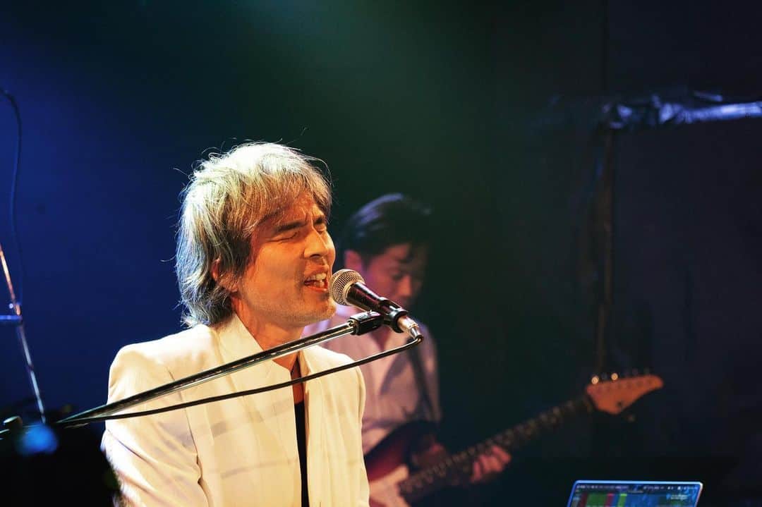 井上ヨシマサのインスタグラム：「#music 　#streaming #photography  #livephoto」