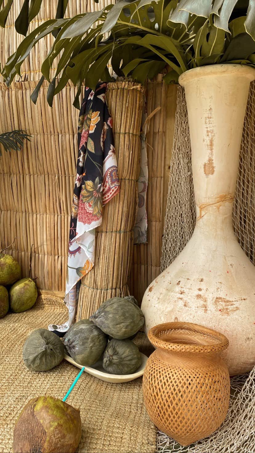 オンダデマーのインスタグラム：「Our linen pieces are the ideal complement to look versatile and very stylish🤎  We have a new website for purchases in the USA and its surroundings🥳👇🏼   OndadeMar.com   #medialuna #ondademar #onepiece #bikinideunapieza #bikiniusa #bikinicolombia #beach #summer #prendasdelino #lino #ropadelino」