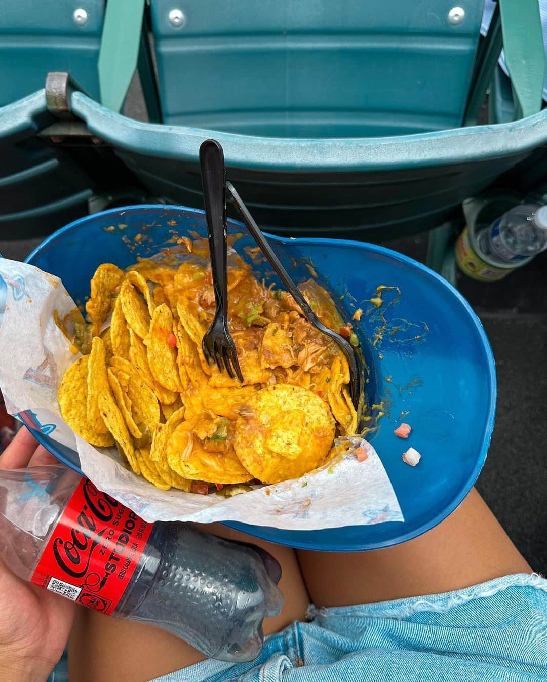 SÜMIREさんのインスタグラム写真 - (SÜMIREInstagram)「. Super high calorie nachos 🤯🔥 . #エンゼルス#大谷翔平#野球#野球観戦#メジャーリーグ#海外旅行#LA旅行#ロサンゼルス#カリフォルニア#ナチョス#mlb#losangelesangels#angels#baseball#LA#travel#nachos」7月25日 3時06分 - 12_sumiregram_26