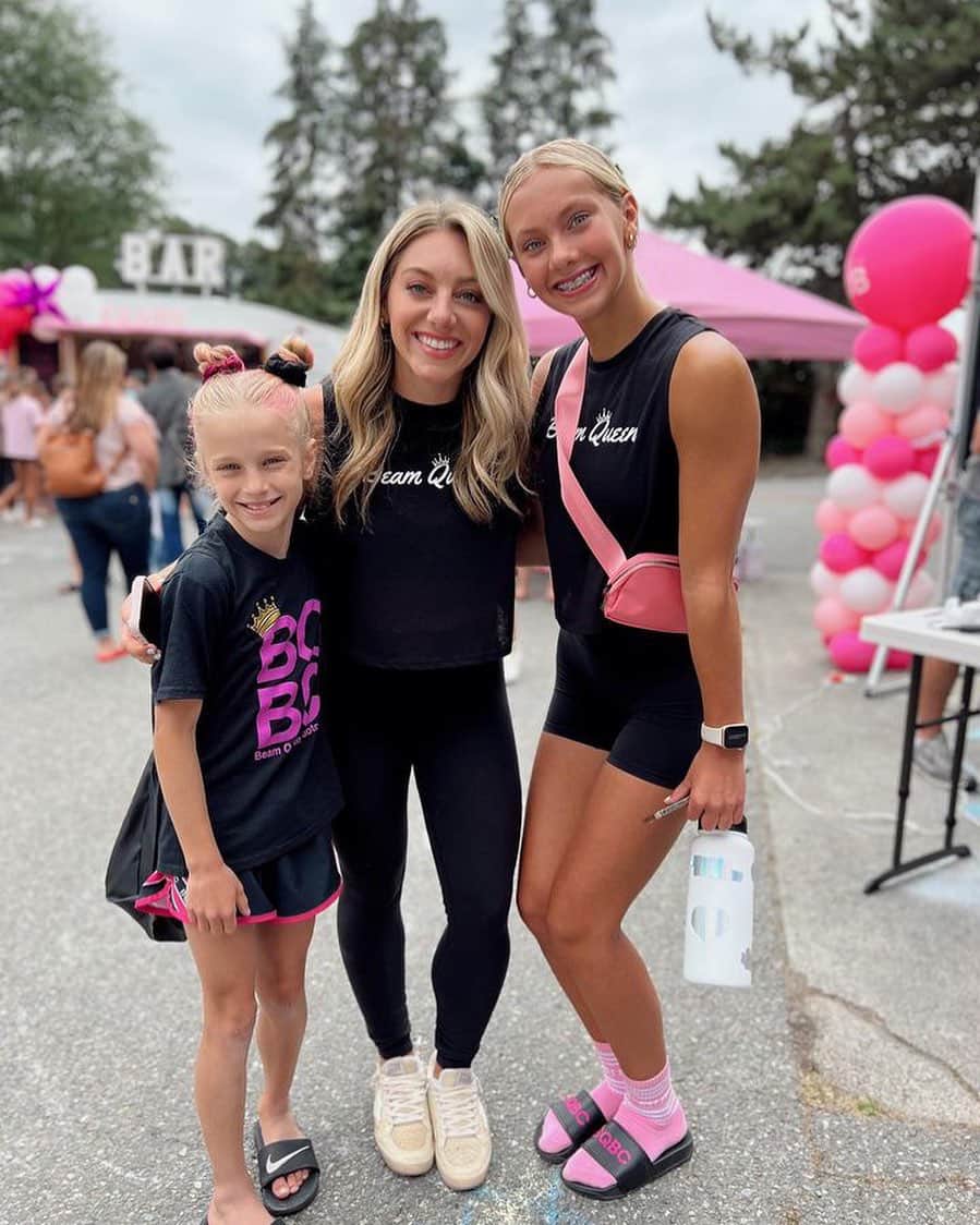 サマンサ・ペスゼックのインスタグラム：「@beamqueenbootcamp is headed for our east coast tour!! • PA - NY - CT - VT • 17 events down, 8 to go!! Here we goooo!! #BQBC #BeamQueen #gymnastics」