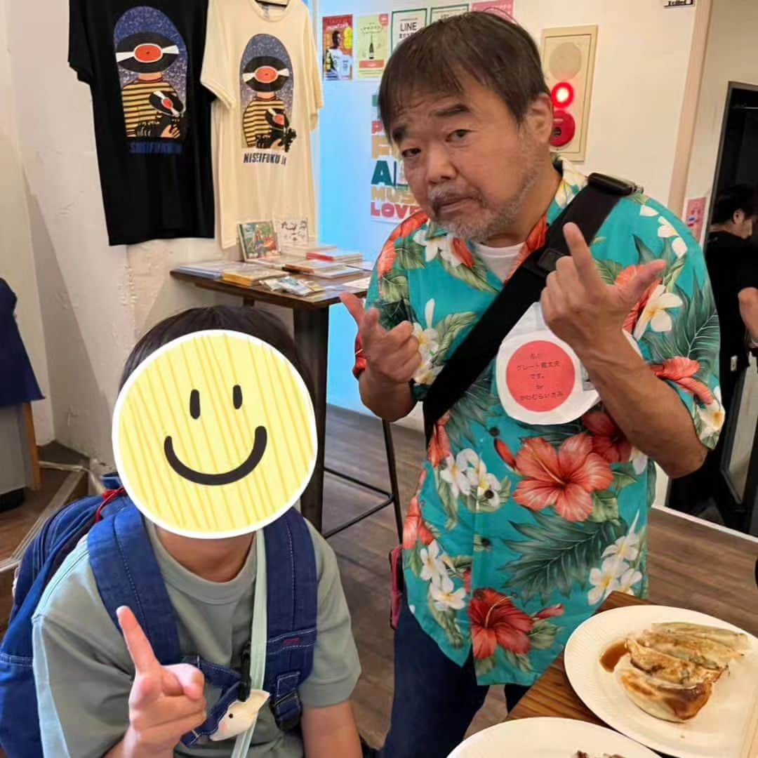 グレート義太夫さんのインスタグラム写真 - (グレート義太夫Instagram)「餃子食べ放題ライブへ。 お母ちゃんと息子君と、 #スペシャオ餃子バンド #川奈ゆう」7月25日 3時28分 - great_gidayu