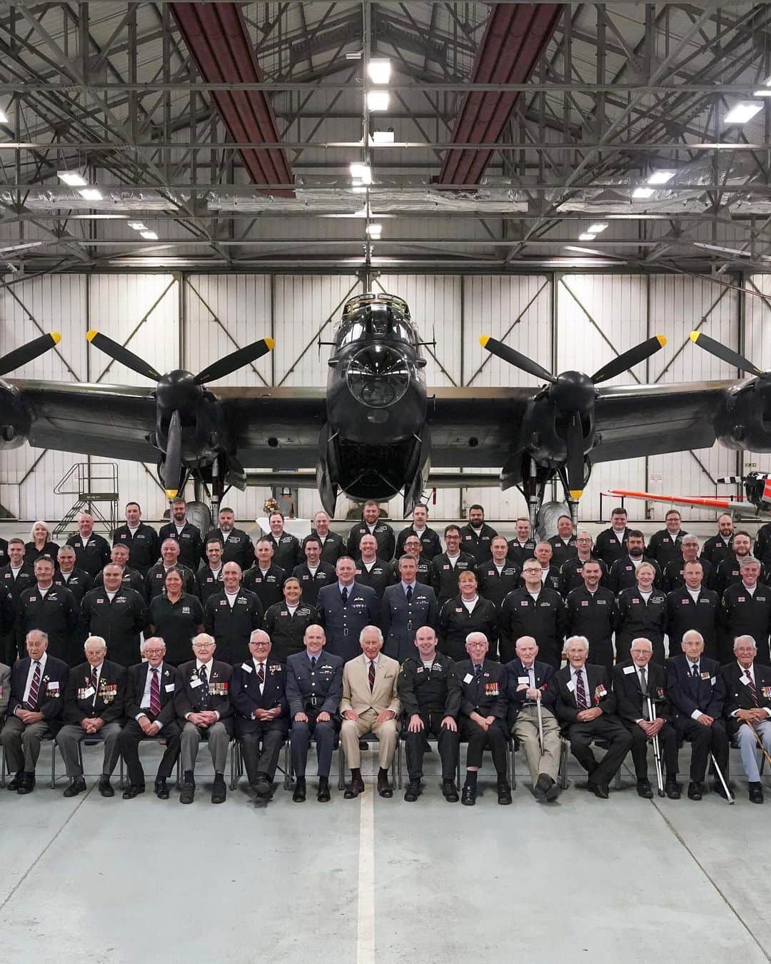 ロイヤル・ファミリーのインスタグラム：「The King has joined veterans of World War 2 to commemorate the 80th anniversary of Operation Chastise at the Battle of Britain Memorial Flight.  @RAFBBMF maintains and operates ten historic and irreplaceable aircraft in memory of those who have fallen in the service of this country.  Read more on royal.uk (link in bio).」