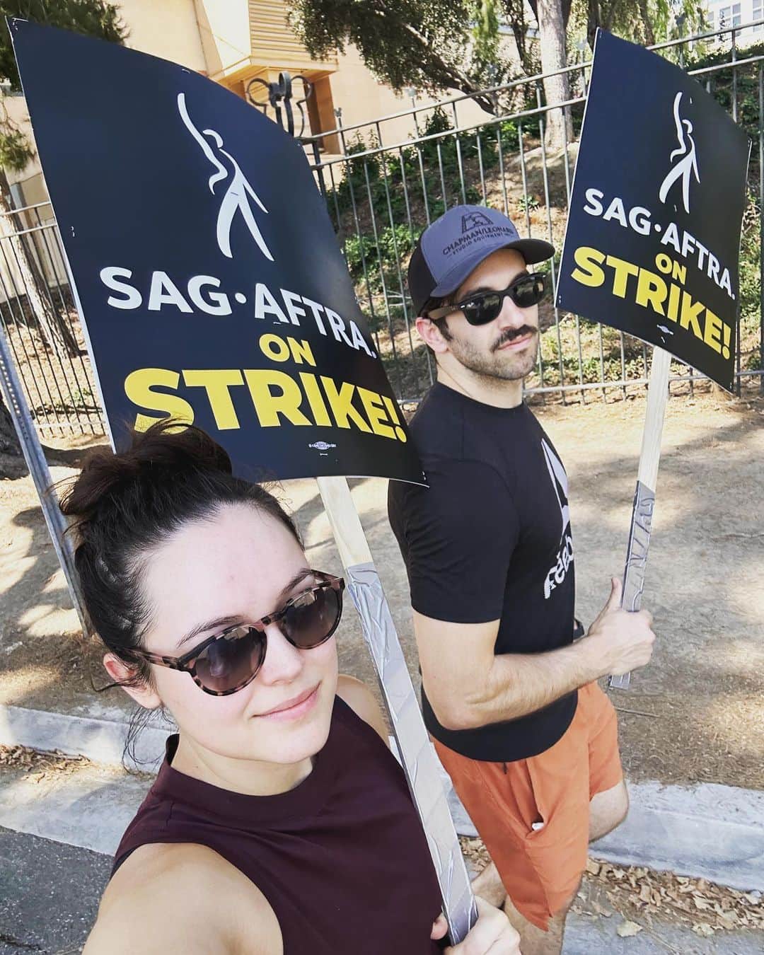 ヘイレイ・オランティアのインスタグラム：「Proud of my union for standing strong! 🪧 #sagaftrastrike #unionstrong」