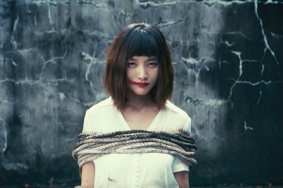 ジングルワンのインスタグラム：「： 三害，究竟是哪三害？ （擦口紅不小心手抖了一下算不算一害🙋🏻‍♀️）  @thepigthesnakeandthepigeon」