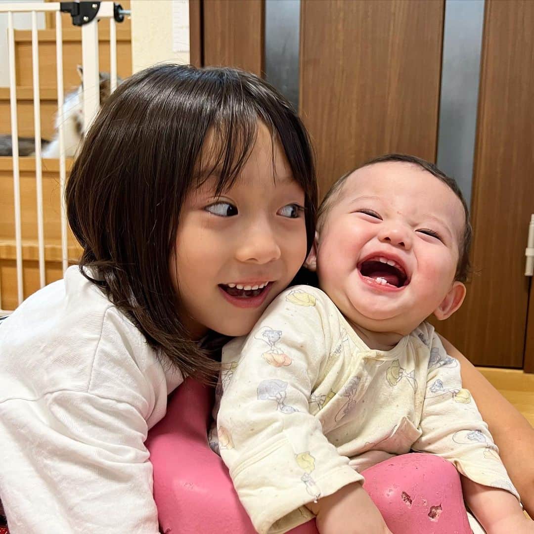ゆうひなたのインスタグラム：「. . . ゆうひとあおと🥰. . . 夏休みたくさんお手伝いしてくれて おかーちゃん助かってます！ ありがとおねえちゃんズ☺️❕」