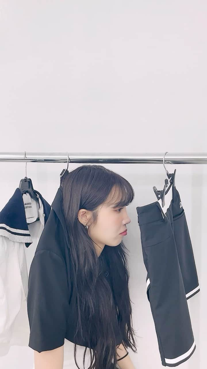 Apinkのインスタグラム：「보미의 옷장🤍   #Apink  #정은지 #은지 #EunJi」