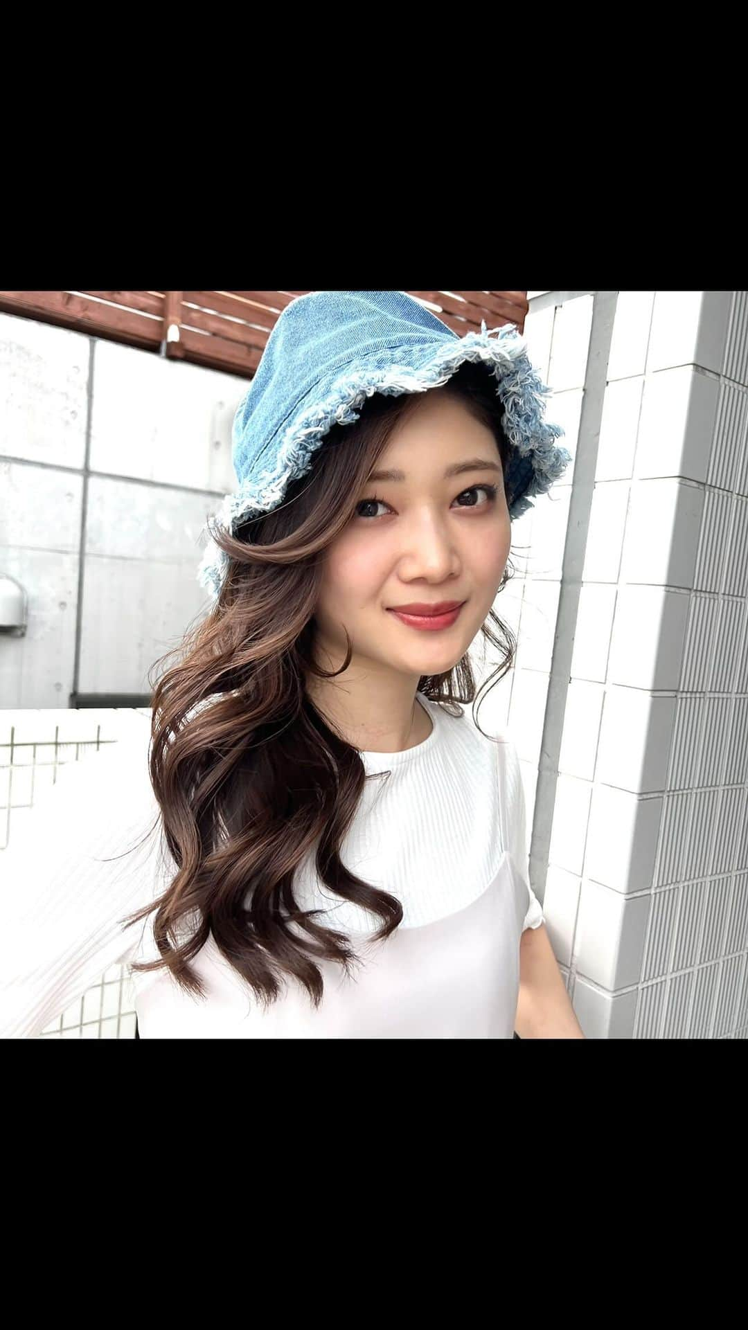 NOBU/渋谷店のインスタグラム：「ダイソンエアラップで夏オススメ帽子合うスタイリング！ @dysonhair_jp  . . ●ストレート、巻き、ボリュームアップ、風のテクノロジーで理想のヘアスタイリングを簡単に！ ●やさしい風でスタイリングし、あなたの大切な髪を過度な熱から守ります！ ●スムージングブラシでサロンで仕上げたようなツヤめく髪にできます！ . . #ダイソンエアラップ #風で簡単スタイリング #エアラップ #ダイソンビューティー #PR」