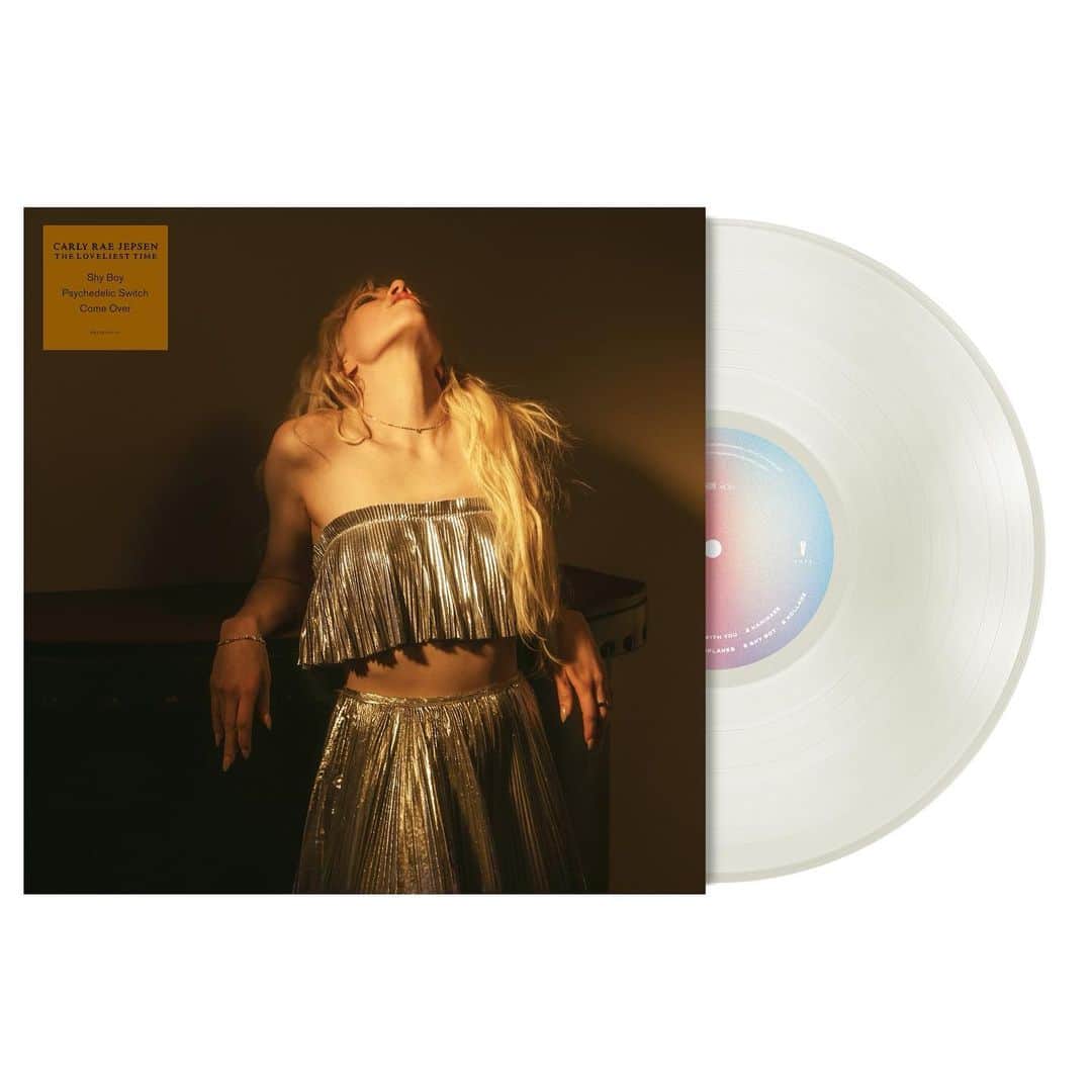 カーリー・レイ・ジェプセンのインスタグラム：「We just put the vinyl and CD preorder for The Loveliest Time up on my store —  plus my favourite merch to date! 💖」