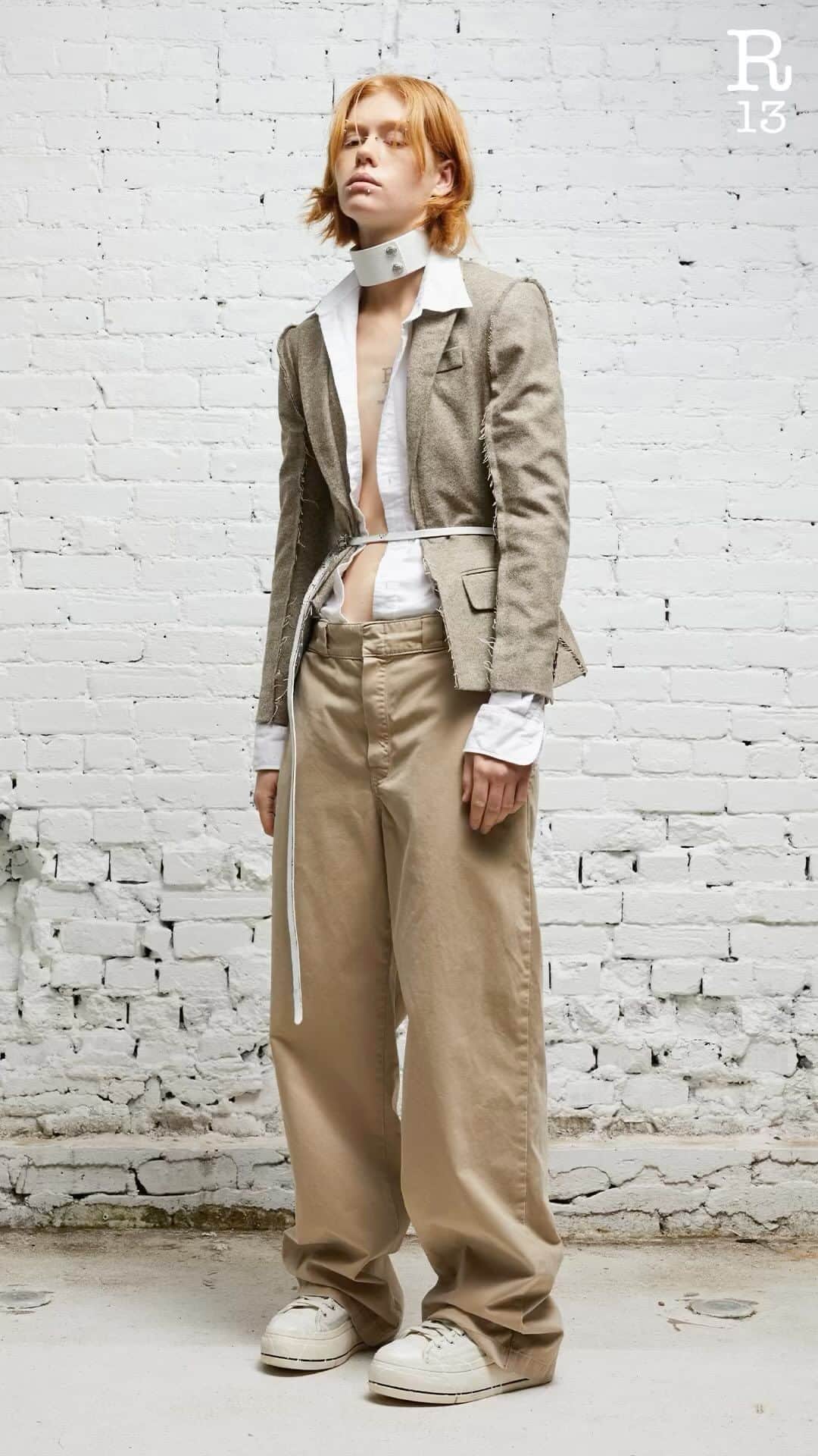 のインスタグラム：「Tailored suiting is the core of the Pre-Fall 2023 collection, reformatted with exposed seams and splattered prints.  Available at r13.com and our flagship store on 34 Howard Street in SoHo.  #r13 #r13denim #prefall #blazer」
