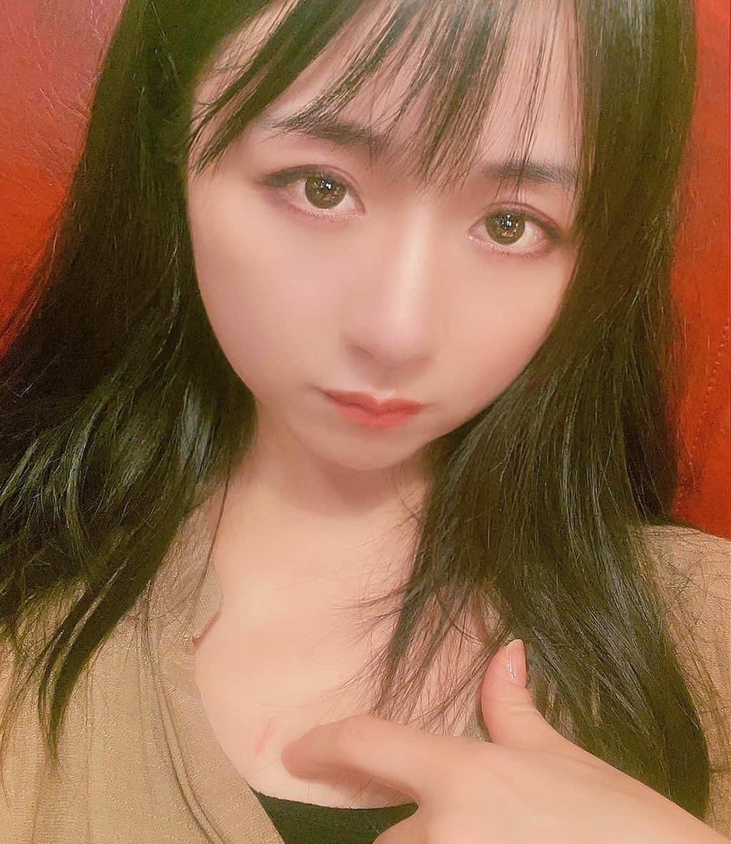 久保亜沙香のインスタグラム：「おはよ🐈‍⬛ 猫。」