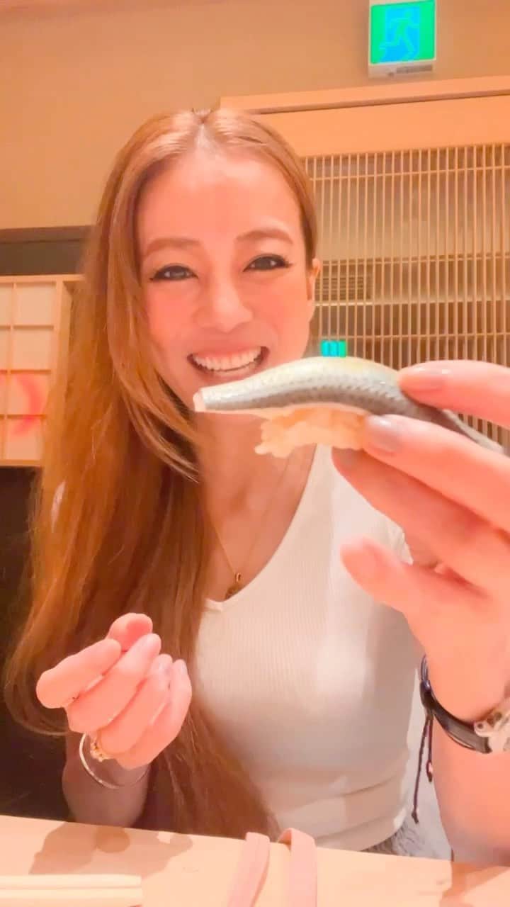 あびる優のインスタグラム：「Sushi🍣🐟✨  #sushi #🍣#🐟#❤️」