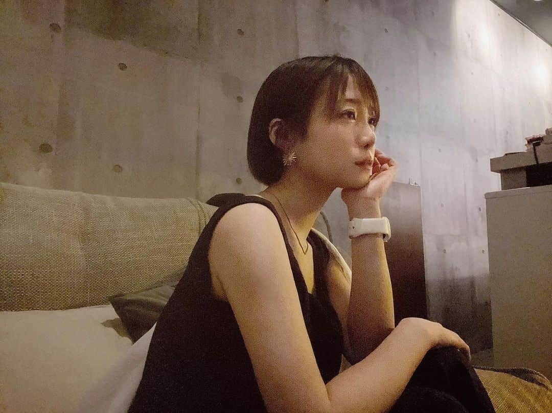 小嶋結里亜さんのインスタグラム写真 - (小嶋結里亜Instagram)「. .  .  おはようございます〜 いよいよ夏本番を前に 数日前にしっかり体調くずしておりました🫠 (いまはちゃんと復活してます) ⁡ 私の周りでも多いみたいなので、 本当に、健康第一で過ごしましょうね。:) ⁡ ⁡ さて元気になったし 夏祭りいきたい。花火したい。 浴衣着たい。BBQしたい、、。 ここらへんもうしたよーって人います？ ⁡ あ ⁡ さらっとノースリーブ解禁。☺︎ ⁡ . . ⁡ ⁡ #役者#妃乃ゆりあ#低身長女子#猫好き#私服 #ショートヘア女子#ショートヘア#7月#夏 ⁡ . ⁡ #girl#actress#spring#ootd#code#fashion #일상#japanesegirl#summer#model」7月25日 7時52分 - hino_yuria127