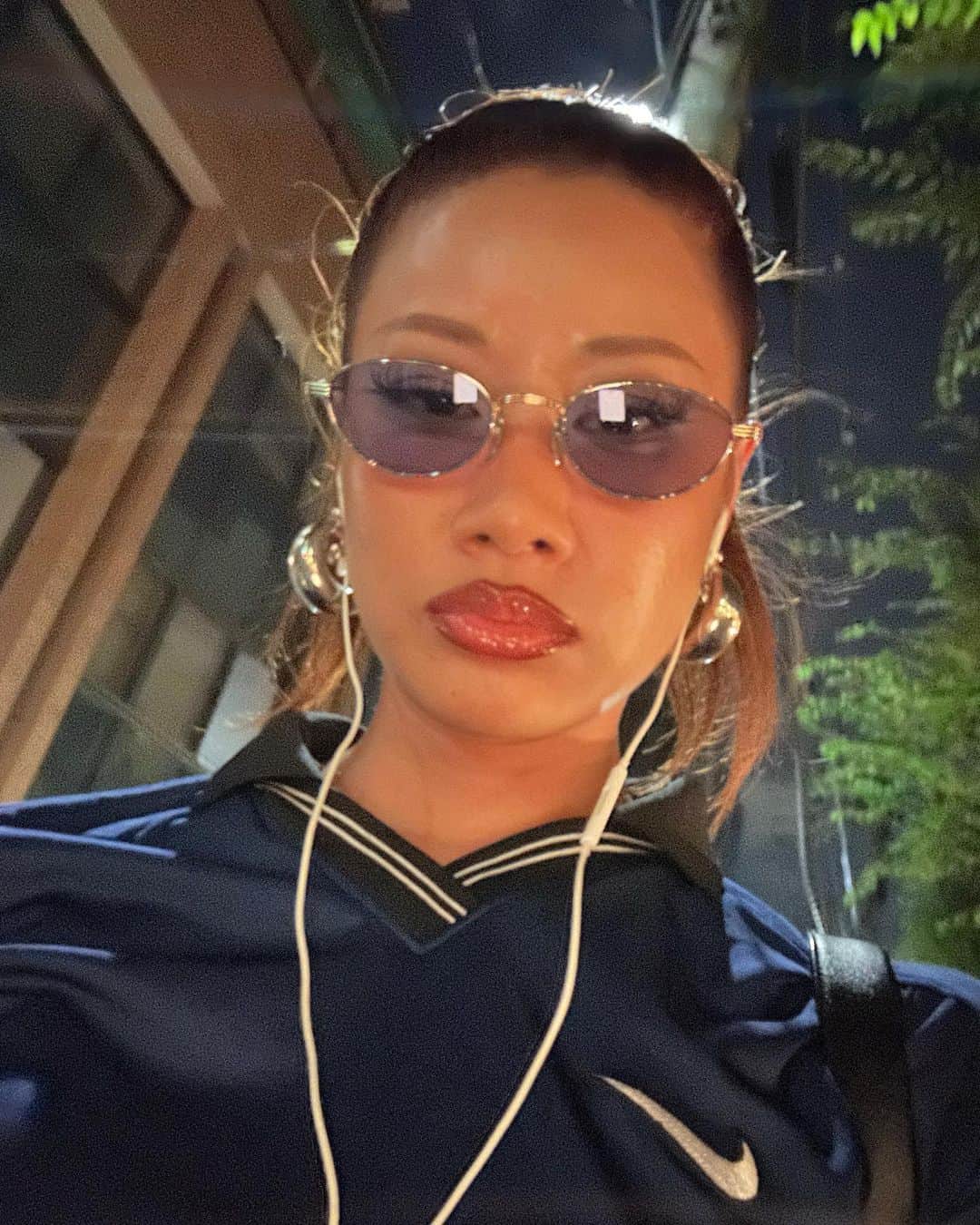 YOONのインスタグラム：「Just made a 17𝐡𝐨𝐮𝐫 #playlist w/ allllllll the songs yall sent me in the story🖤🫶🏽☺️ Will share the 𝐂𝐨𝐦𝐦𝐮𝐧𝐢𝐭𝐲 𝐩𝐥𝐚𝐲𝐥𝐢𝐬𝐭 soon! 🖤🤳🏽」