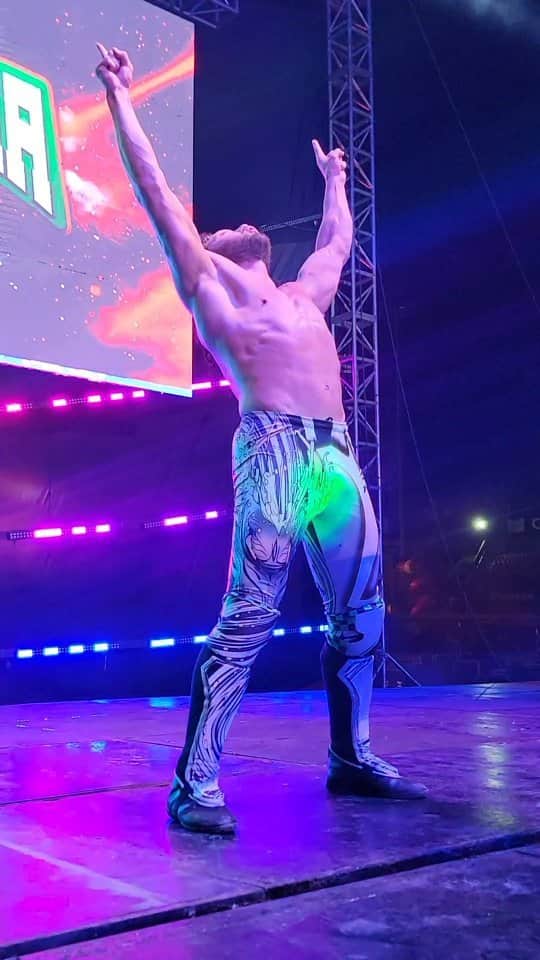 のインスタグラム：「Kenny Omega vs. Vikingo 2 highlights. Hope you all enjoy. @luchalibreaaa」