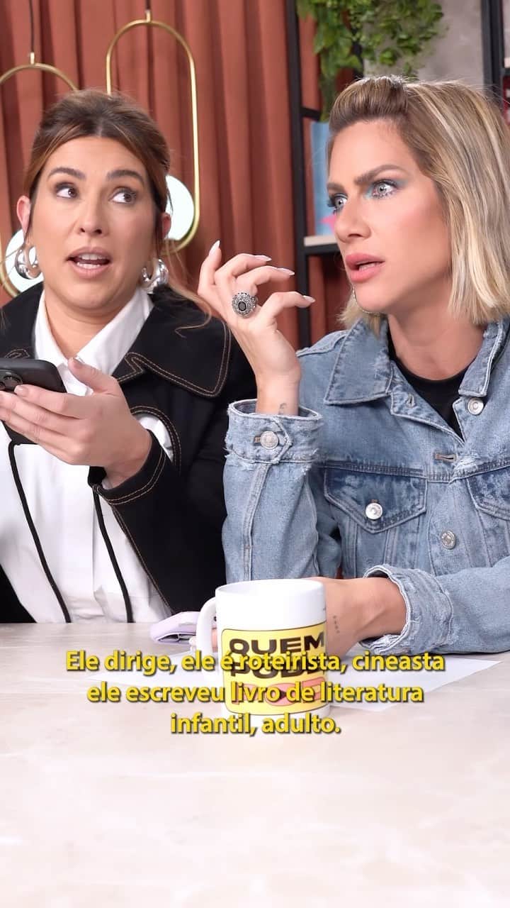 Giovanna Ewbankのインスタグラム：「Ó, paí, ó, tem chamadinha para o episódio de amanhã que tá assim, multiemoções, igual ao multiartista convidado. Já sabe quem é?! 19h dessa terça, no @Gioh_oficial 🤍  #canalgioh #quempodepod #videocast #gioh #giohnoyoutube #fepa」