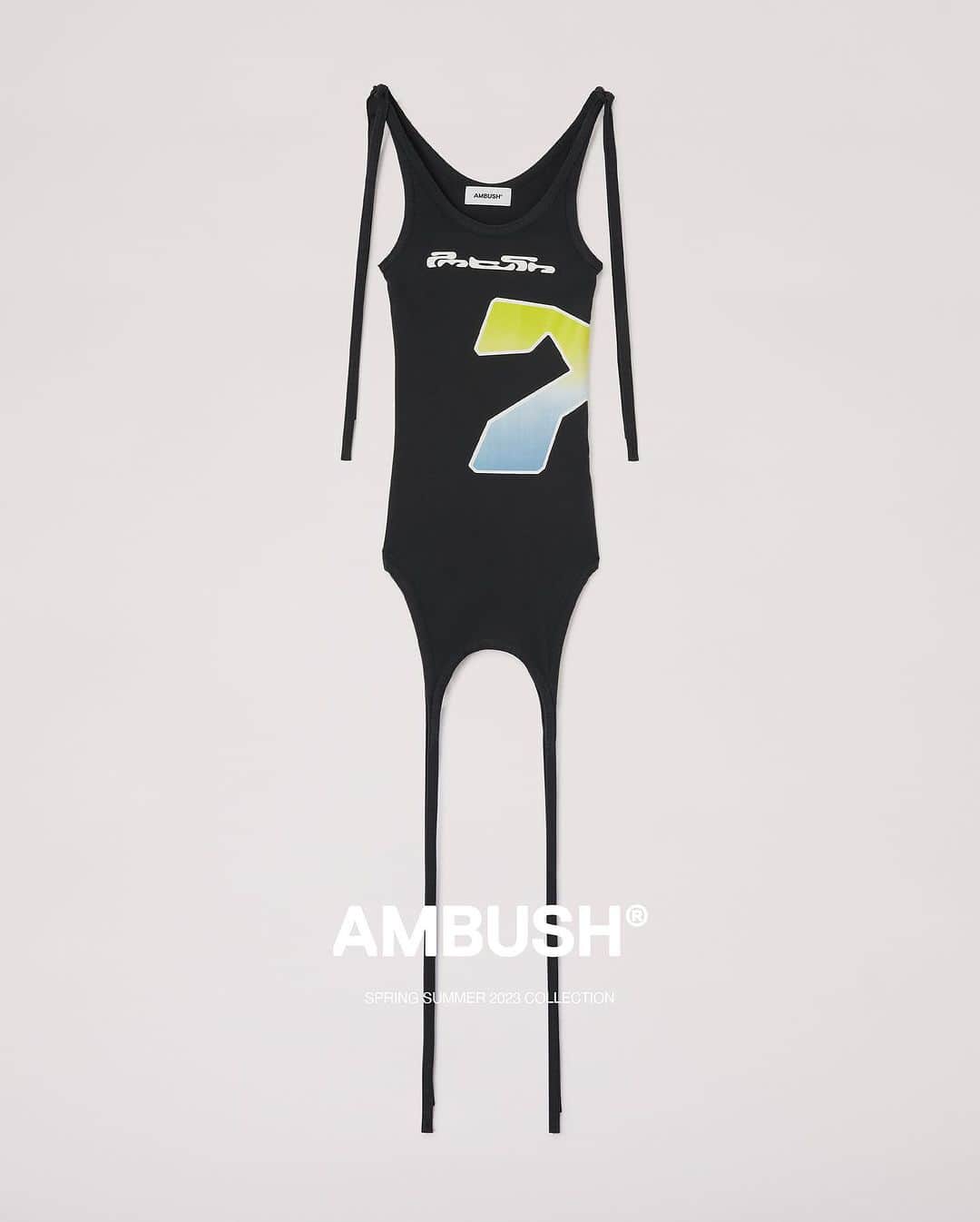 AMBUSHさんのインスタグラム写真 - (AMBUSHInstagram)「#AMBUSH SS23 BUCKLE DRESS and BUCKLE TANK from our runway collection. Graphic and strappy, ready for summer. Now available at our WEBSHOP」7月25日 8時49分 - ambush_official